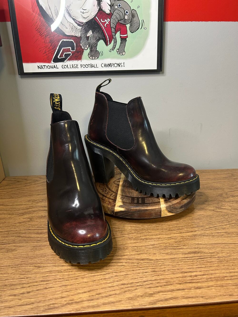 Dr Martens Dark Cherry Rub off Hurston Stack Heel size 7/EU 38